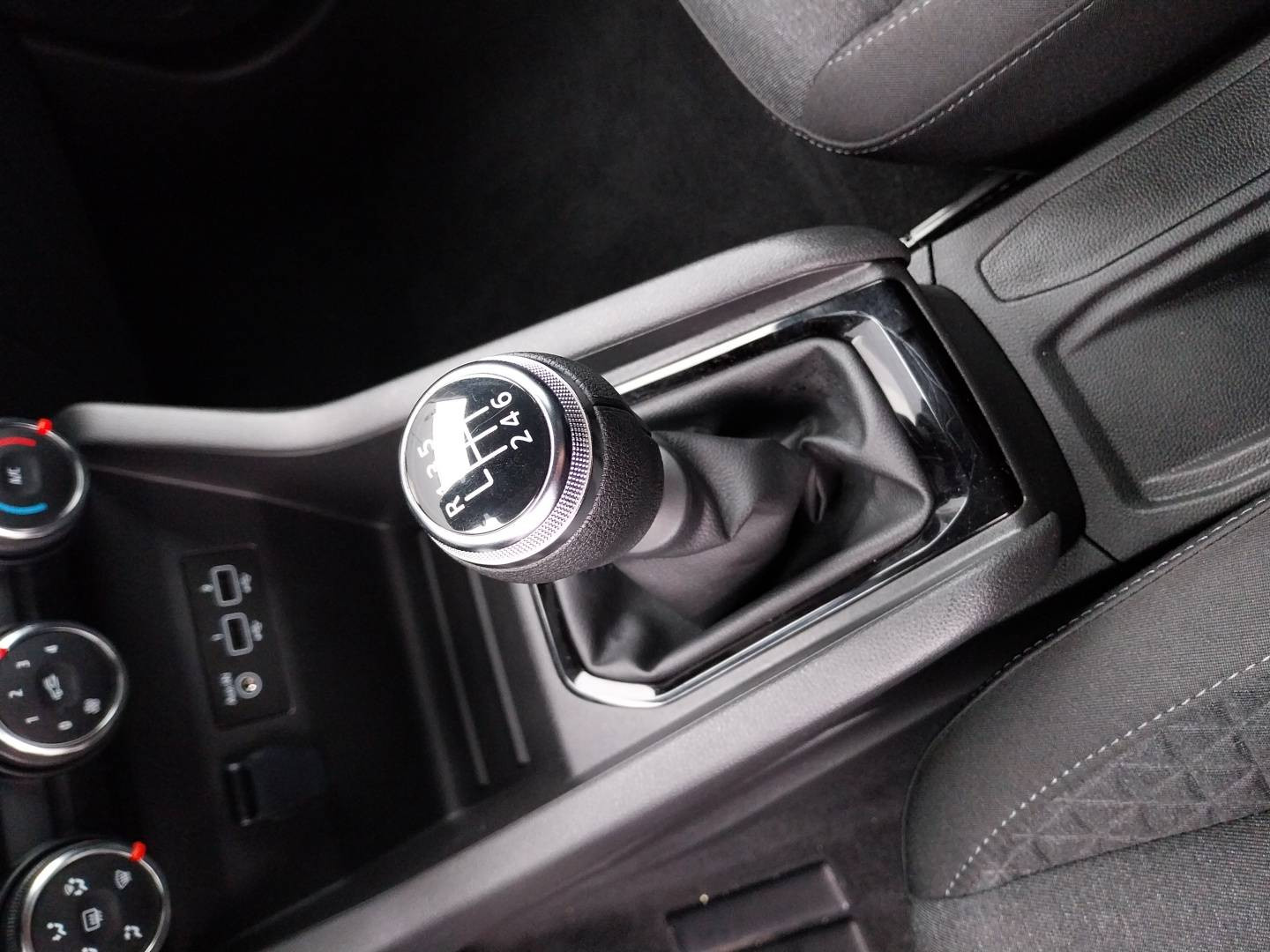 Vente en ligne Renault Clio 5 Clio TCe 90 au prix de 13 790 €