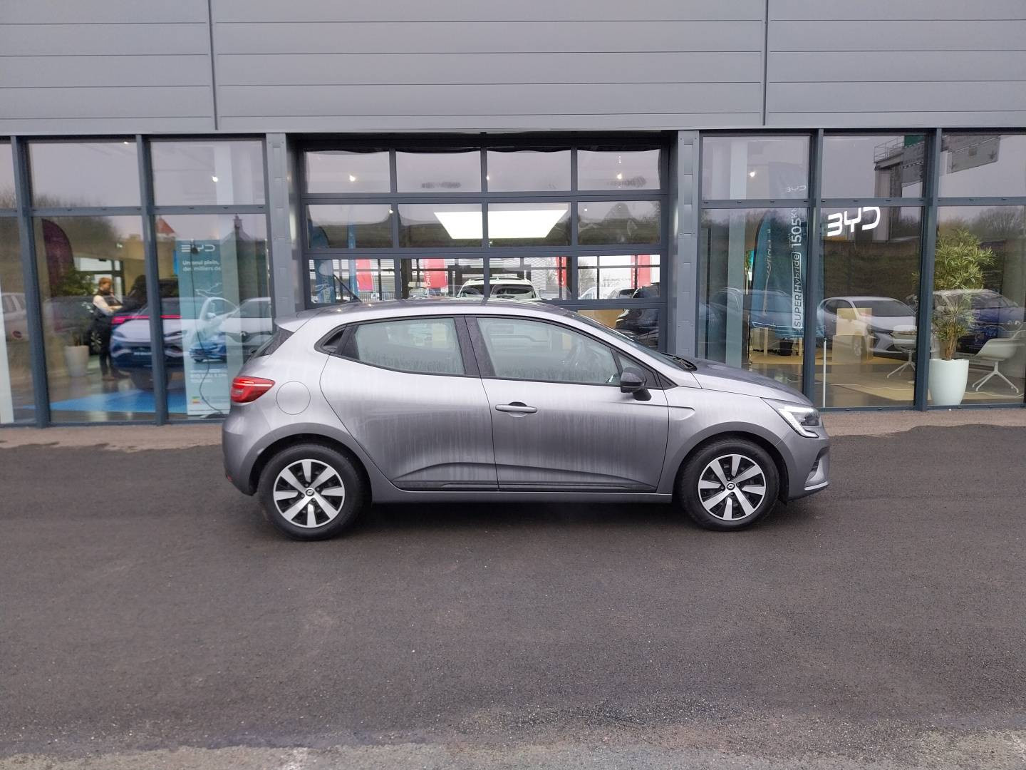 Vente en ligne Renault Clio 5 Clio TCe 90 au prix de 13 790 €