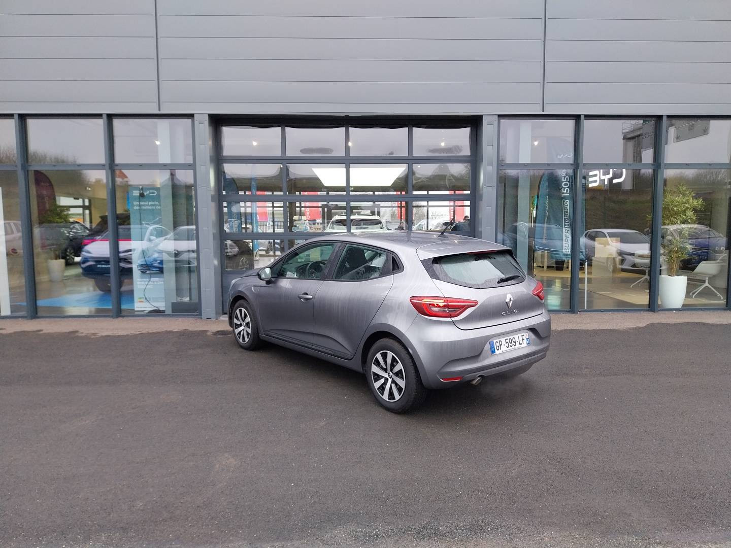 Vente en ligne Renault Clio 5 Clio TCe 90 au prix de 13 790 €