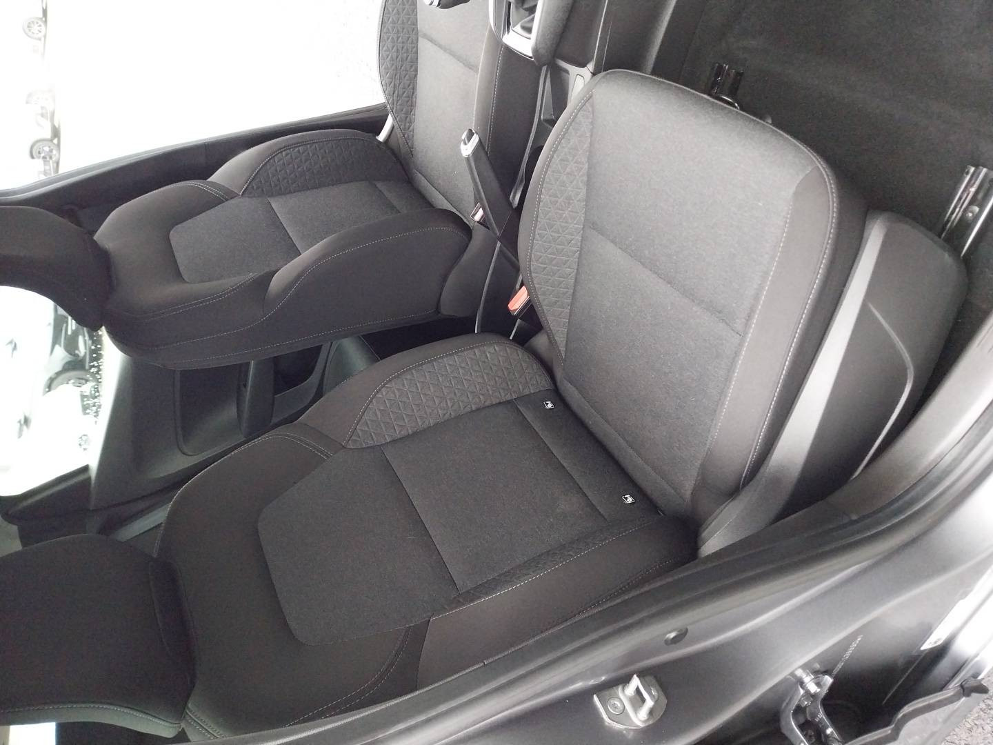 Vente en ligne Renault Clio 5 Clio TCe 90 au prix de 13 790 €