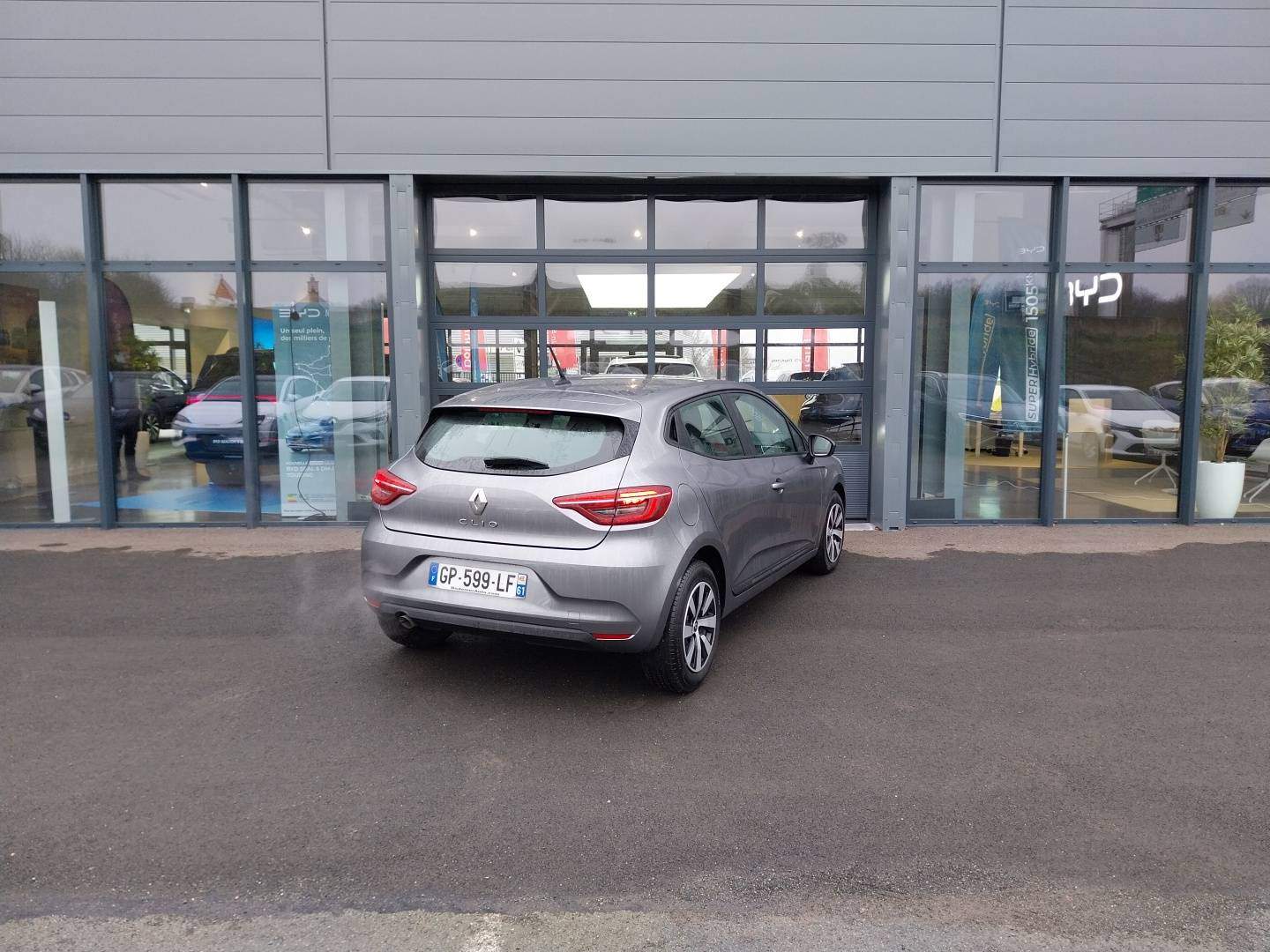 Vente en ligne Renault Clio 5 Clio TCe 90 au prix de 13 790 €