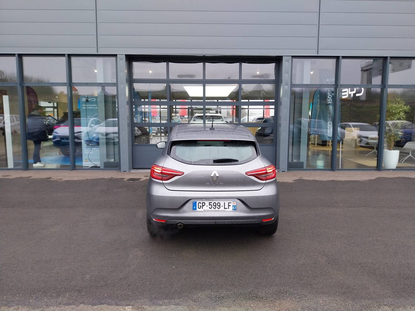 Vente en ligne Renault Clio 5 Clio TCe 90 au prix de 13 790 €