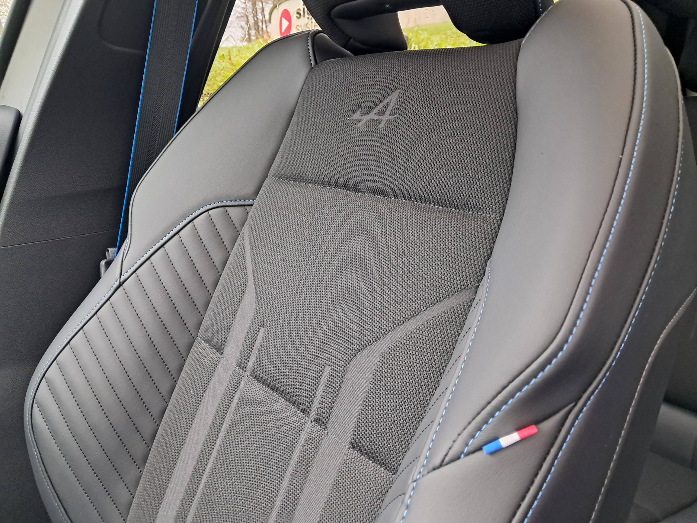 Vente en ligne Renault Scenic E-Tech  220 ch grande autonomie au prix de 35 990 €