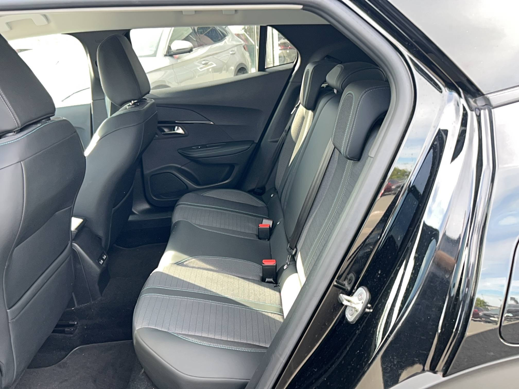 Vente en ligne Peugeot 2008  PureTech 130 S&S EAT8 au prix de 16 490 €