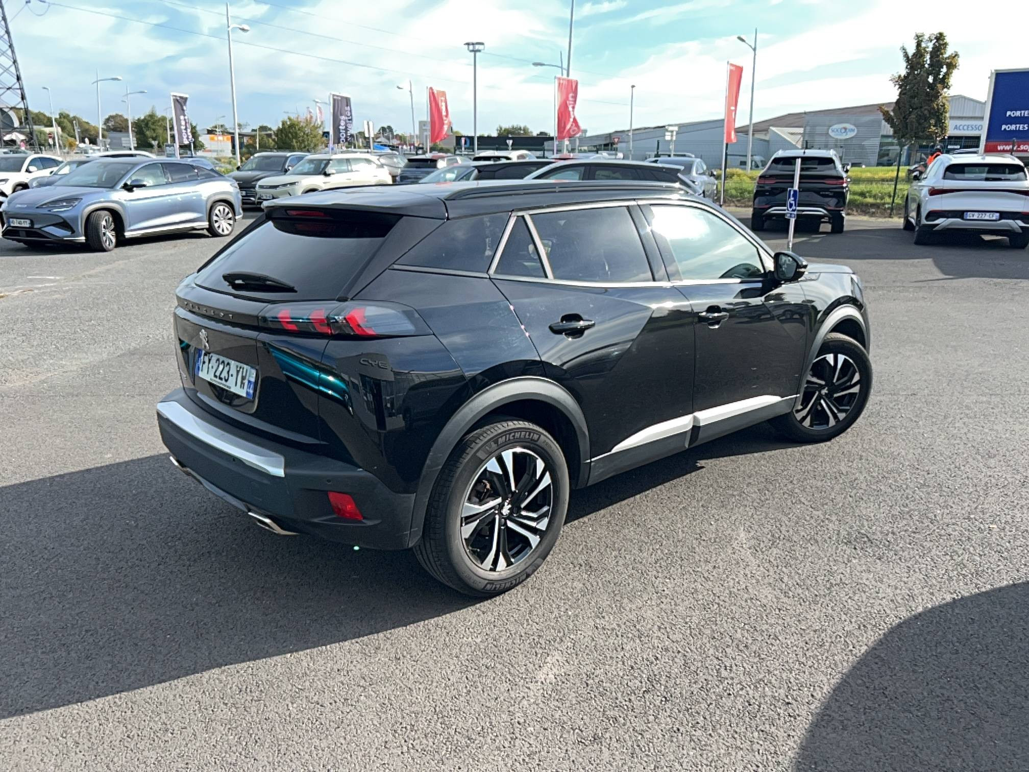 Vente en ligne Peugeot 2008  PureTech 130 S&S EAT8 au prix de 16 490 €