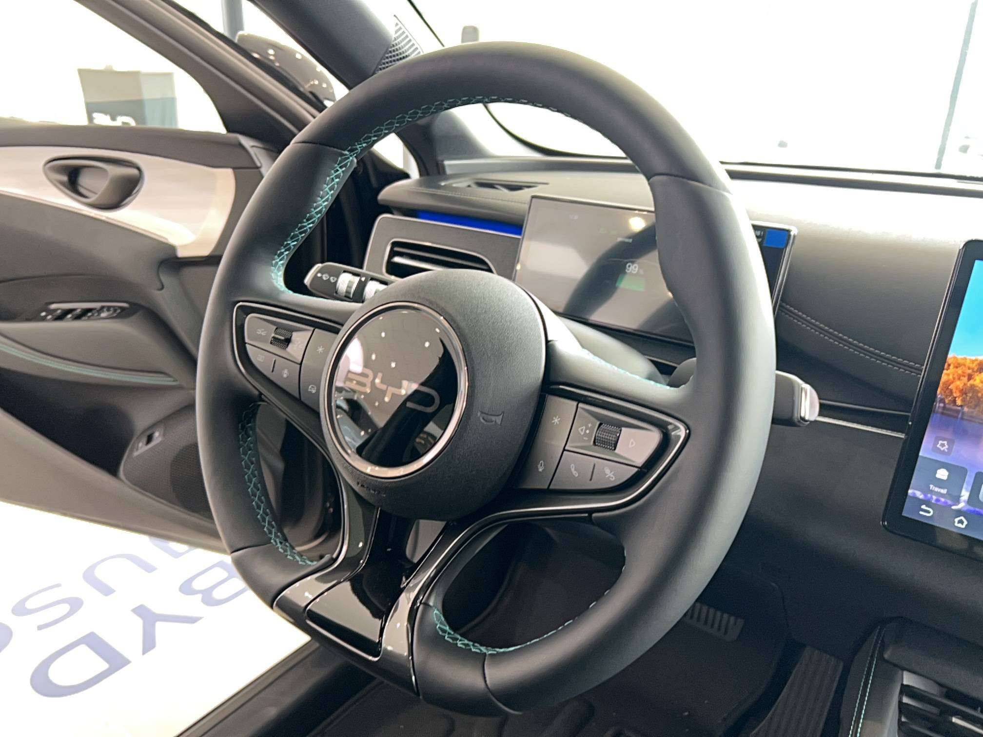 Vente en ligne Byd Seal 6 DM-i Touring  1.5l DM-i 156 kW PHEV au prix de 41 890 €