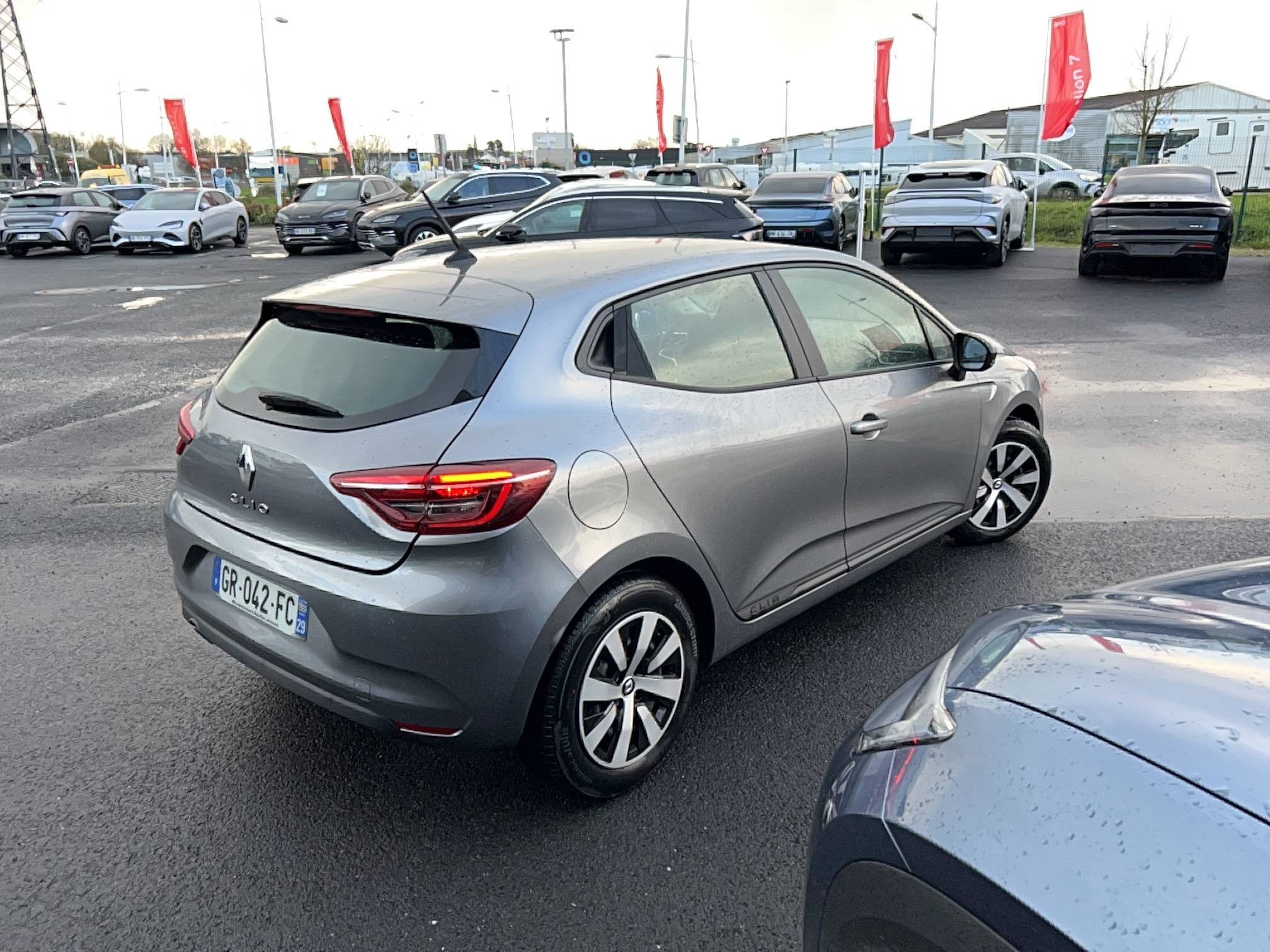 Vente en ligne Renault Clio 5 Clio TCe 90 au prix de 13 990 €