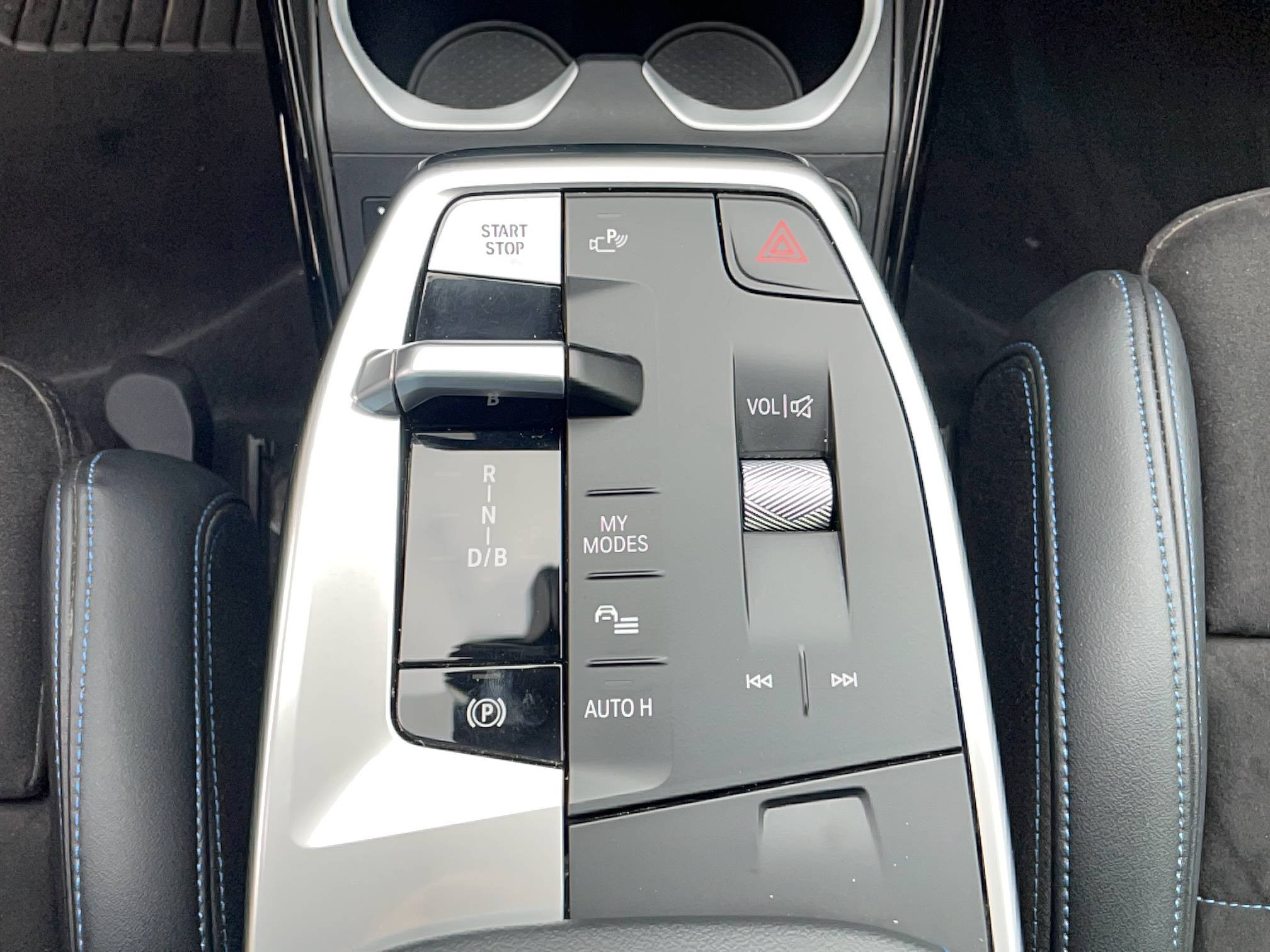 Vente en ligne Bmw iX iX1 eDrive20 204ch BVA au prix de 33 990 €