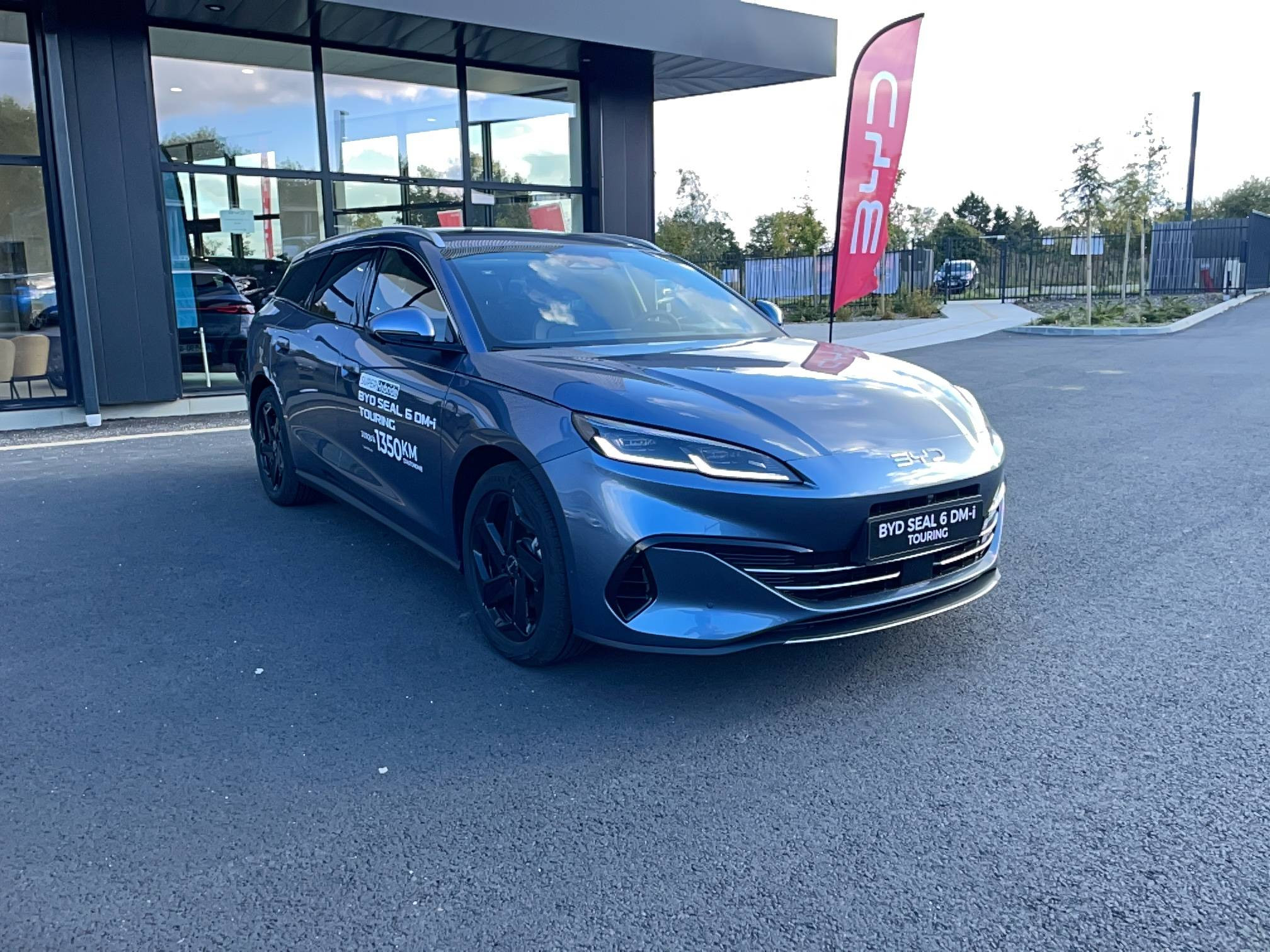 Vente en ligne Byd Seal 6 DM-i Touring  1.5l DM-i 156 kW PHEV au prix de 35 990 €