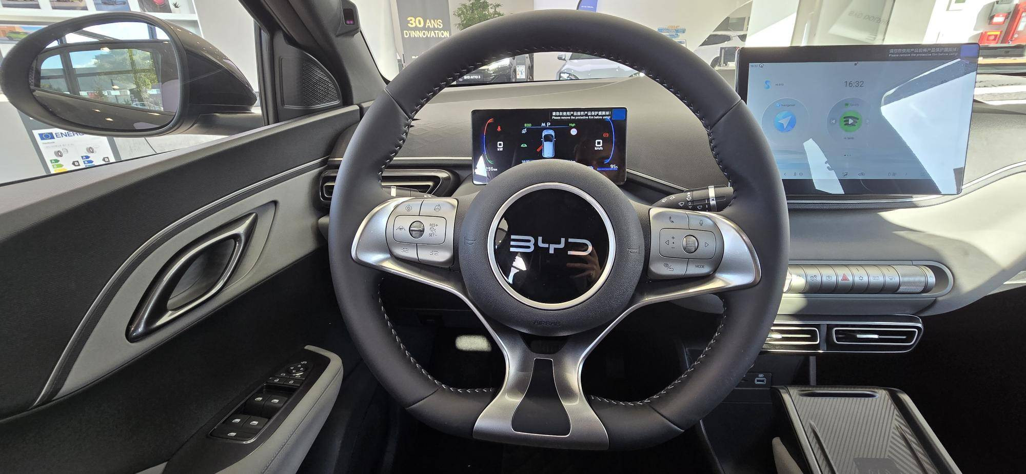 Vente en ligne Byd Dolphin Surf  43.2 kWh 156 ch au prix de 22 590 €