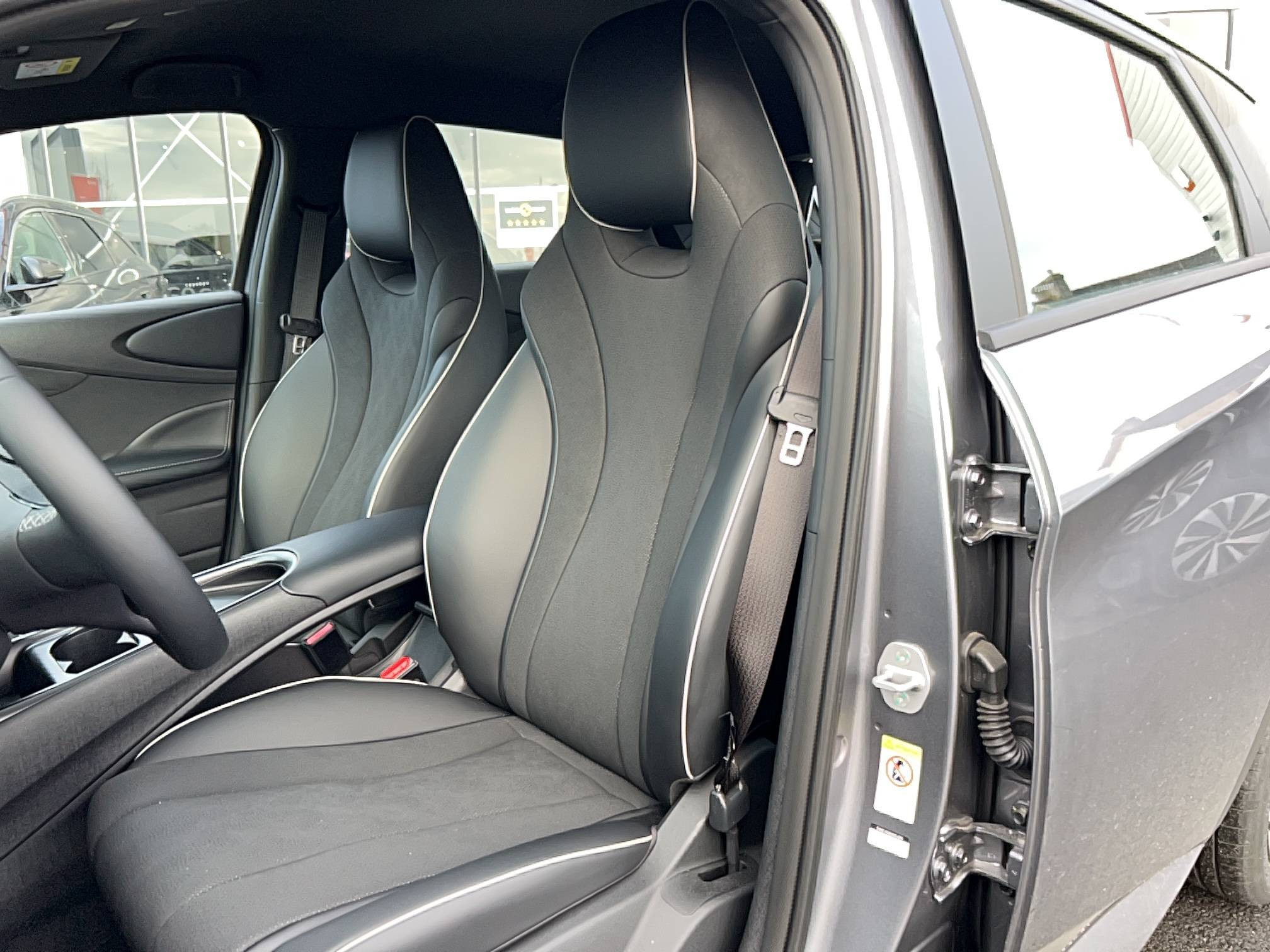 Vente en ligne Byd Dolphin  60,4 kWh 204 ch au prix de 29 590 €