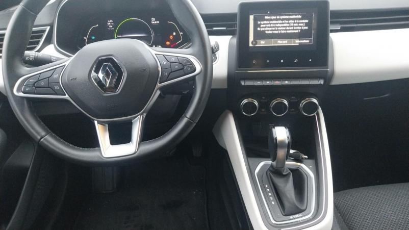 Vente en ligne Renault Clio 5 Clio E-Tech 140 au prix de 17 990 €