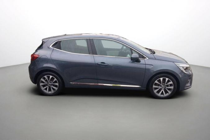 Vente en ligne Renault Clio 5 Clio E-Tech 140 au prix de 17 990 €