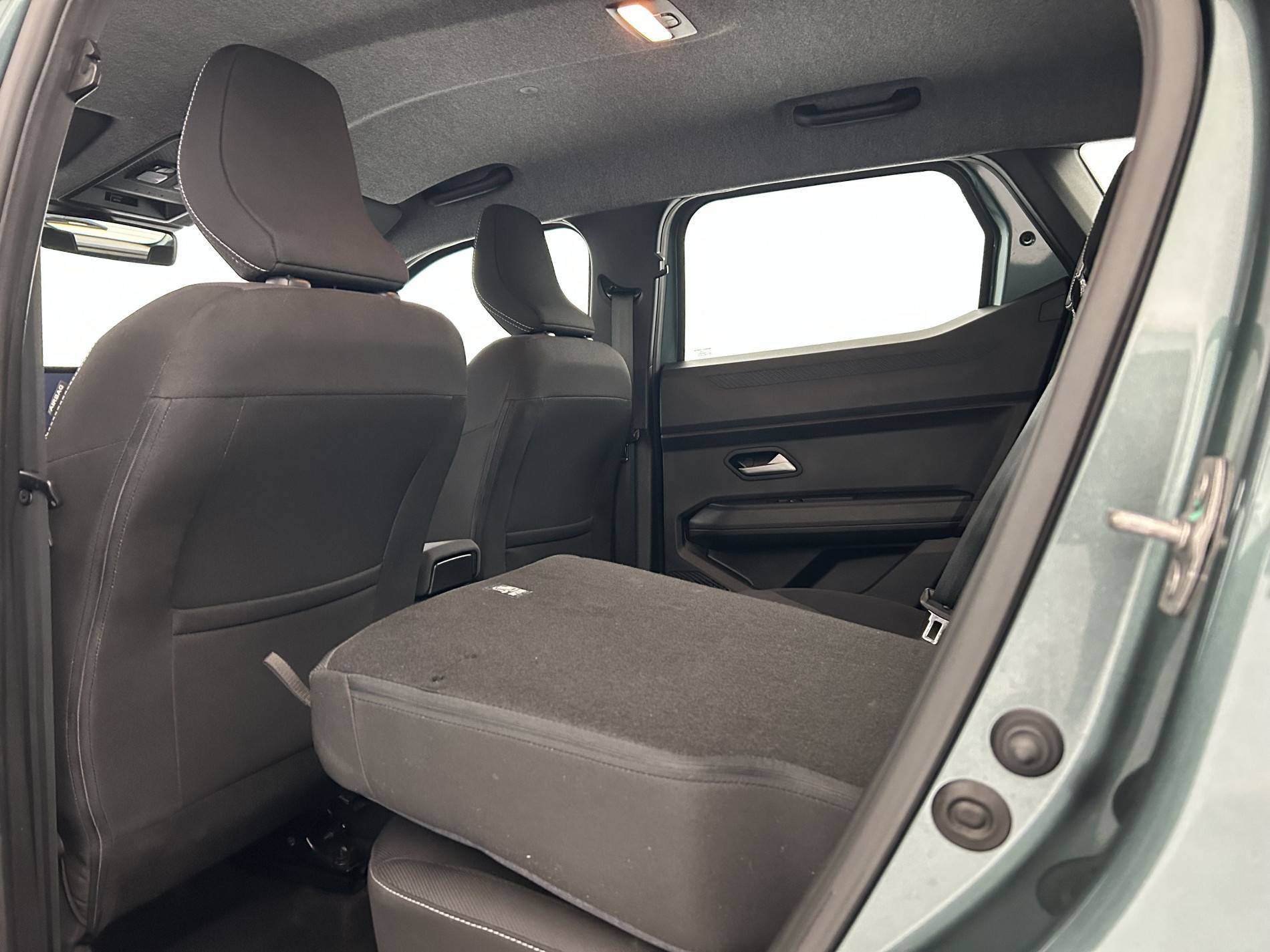 Vente en ligne Dacia Duster  Hybrid 140 au prix de 26 590 €