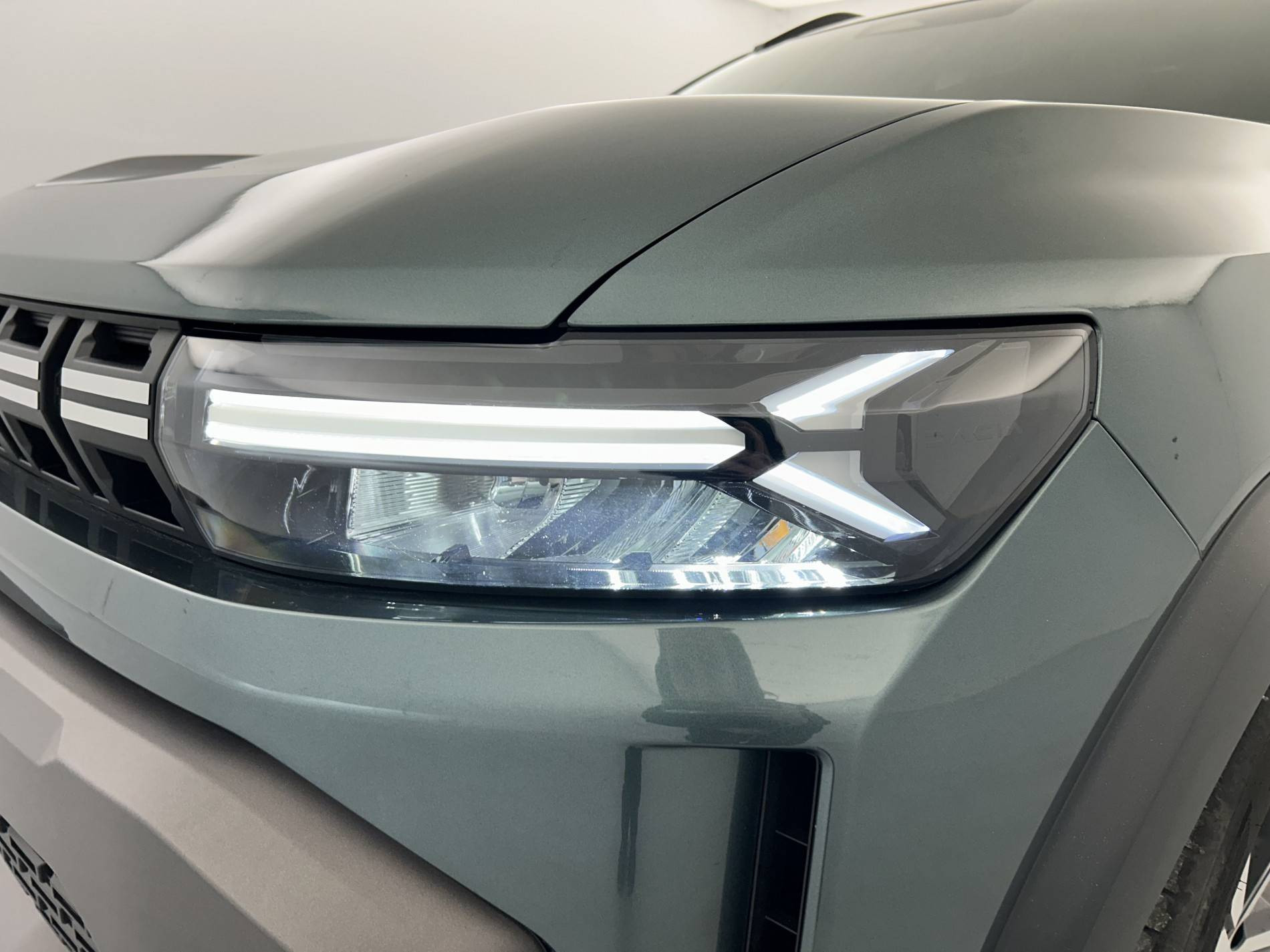 Vente en ligne Dacia Duster  Hybrid 140 au prix de 26 590 €