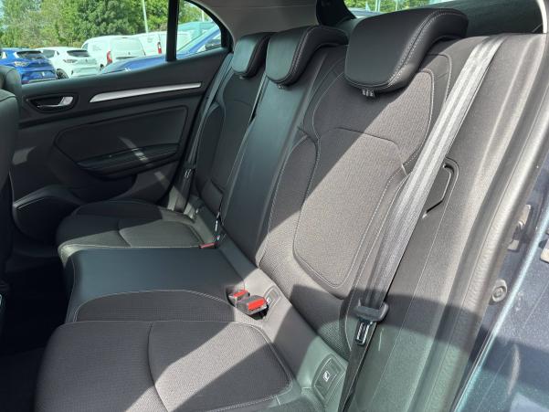 Vente en ligne Renault Megane 4  Blue dCi 115 EDC au prix de 23 990 €