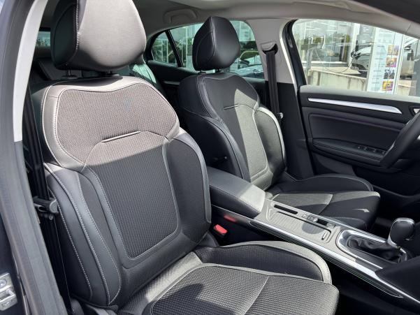 Vente en ligne Renault Megane 4  Blue dCi 115 EDC au prix de 23 990 €