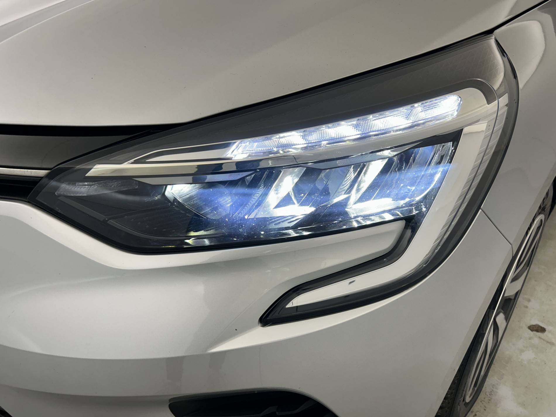 Vente en ligne Renault Clio 5 Clio TCe 90 au prix de 14 990 €