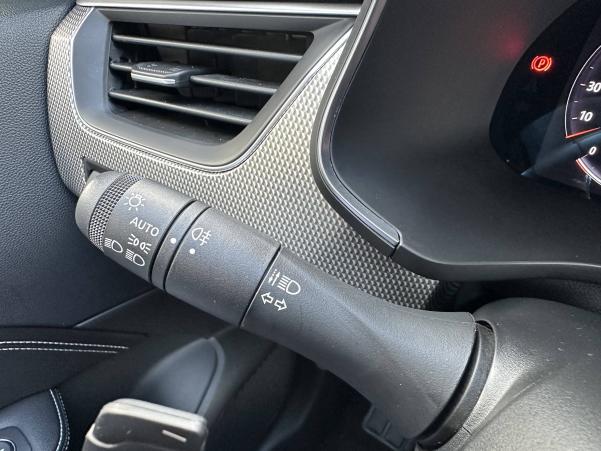 Vente en ligne Renault Arkana  mild hybrid 140 EDC FAP - 22 au prix de 21 990 €