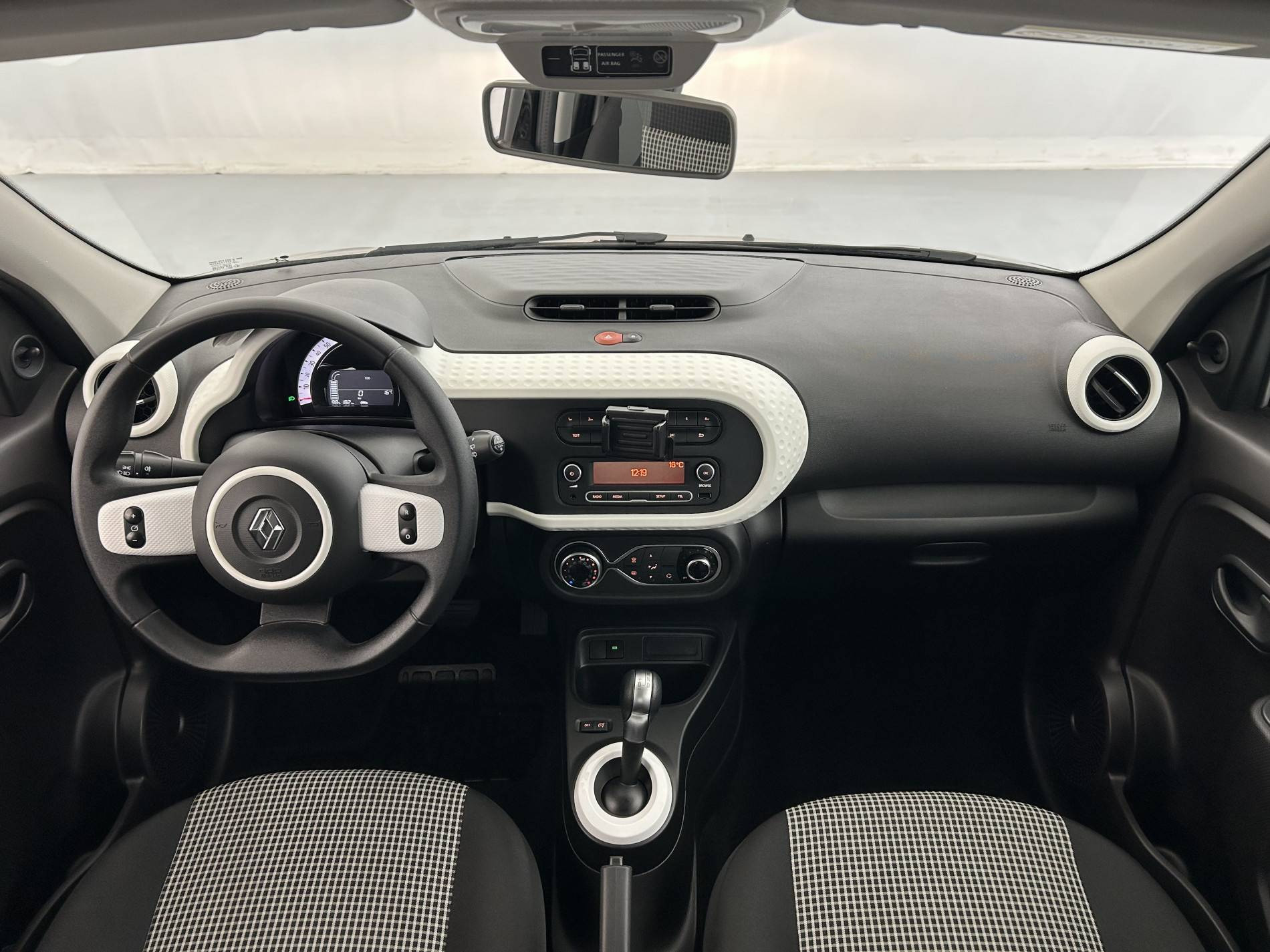 Vente en ligne Renault Twingo Electrique Twingo III E-Tech au prix de 12 490 €