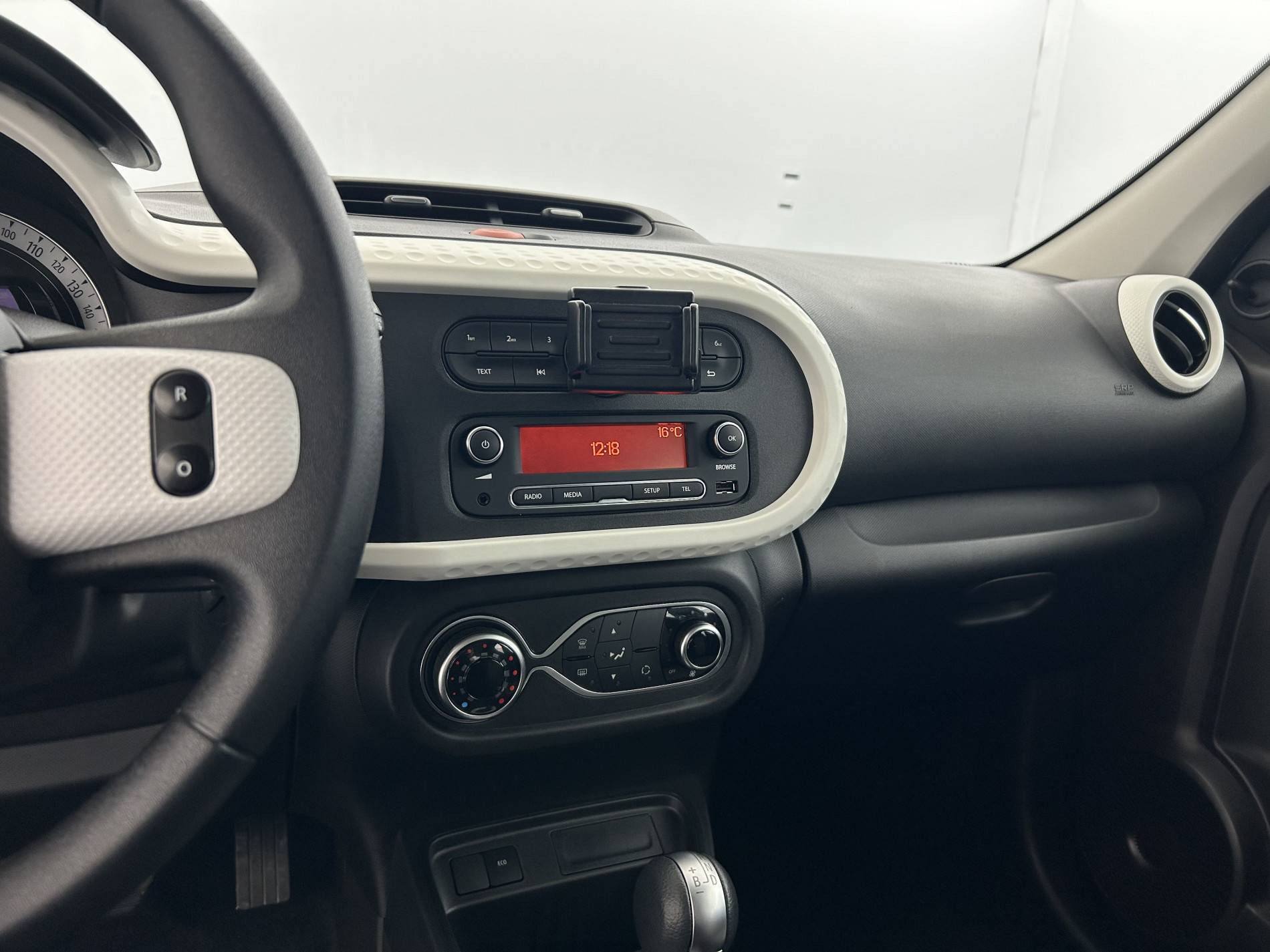 Vente en ligne Renault Twingo Electrique Twingo III E-Tech au prix de 12 490 €