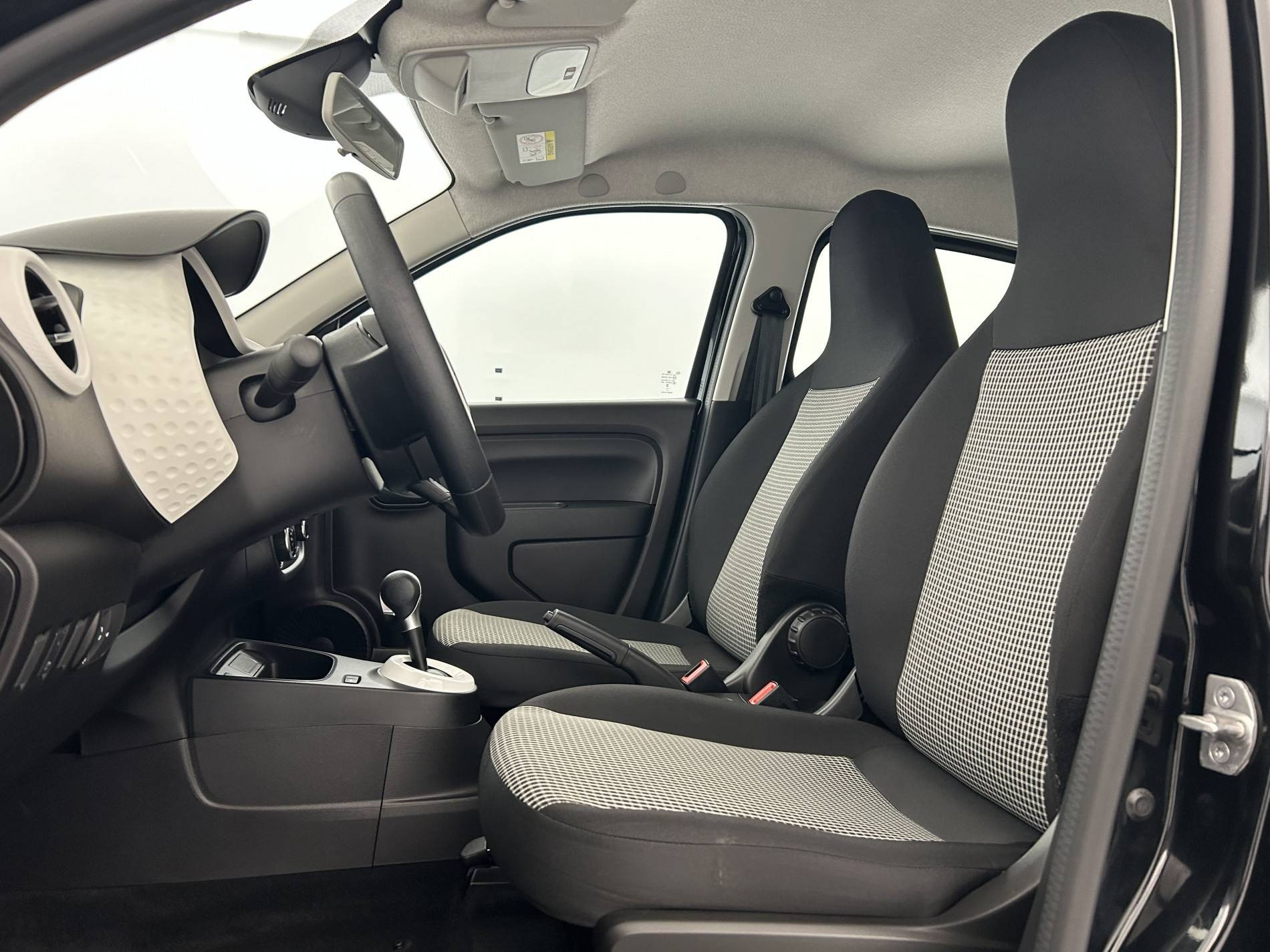 Vente en ligne Renault Twingo Electrique Twingo III E-Tech au prix de 12 490 €