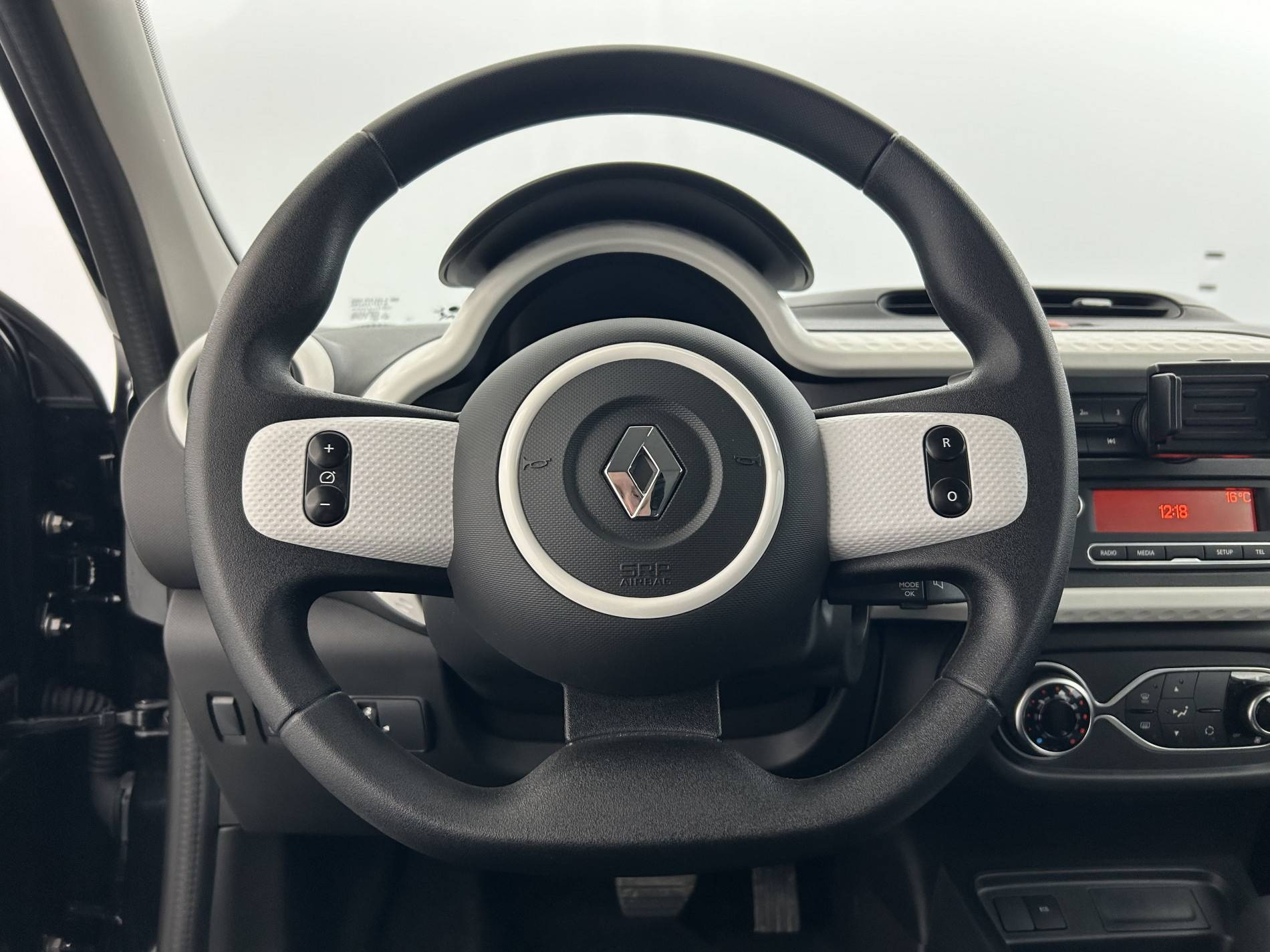 Vente en ligne Renault Twingo Electrique Twingo III E-Tech au prix de 12 490 €