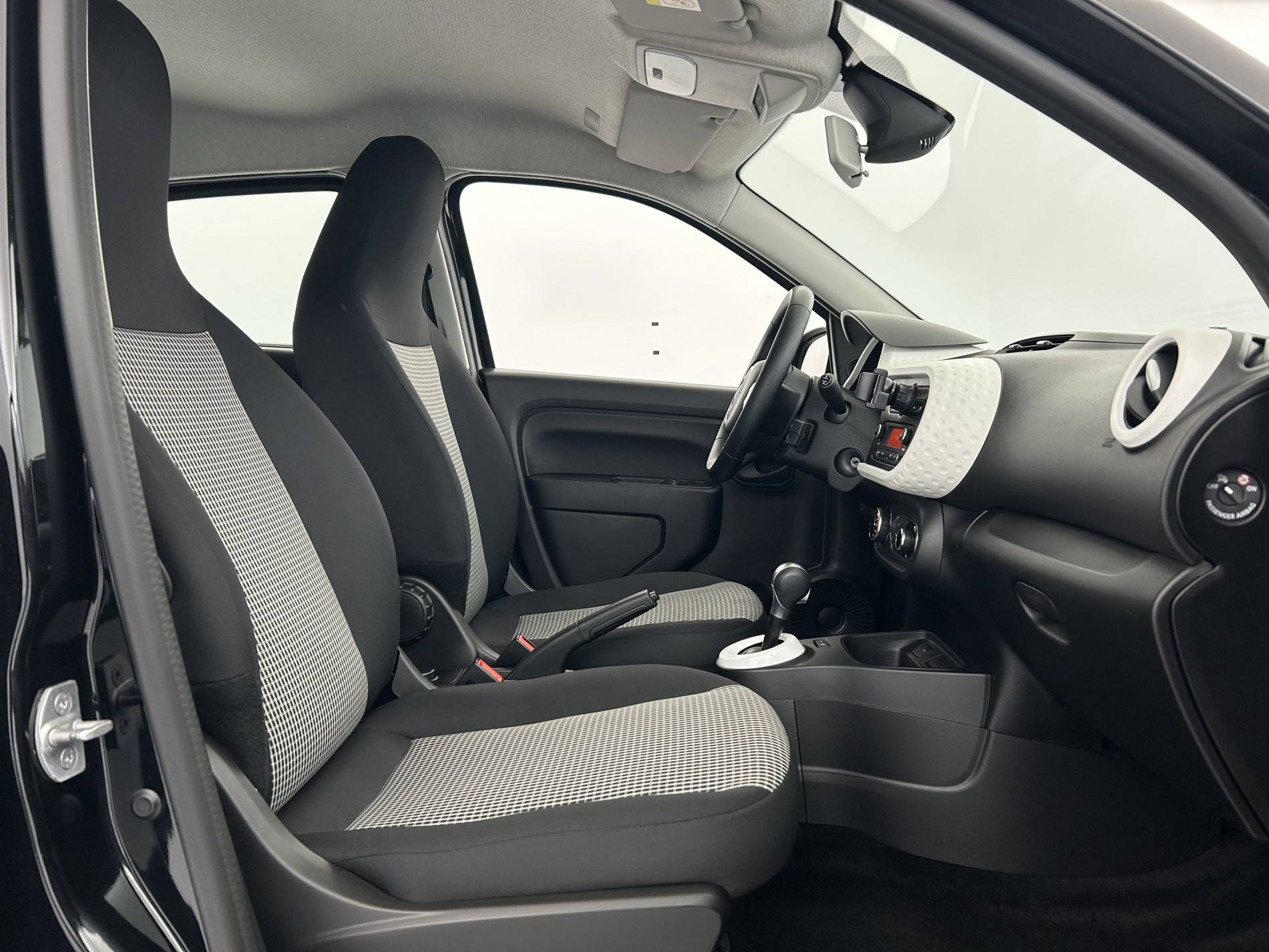 Vente en ligne Renault Twingo Electrique Twingo III E-Tech au prix de 12 490 €