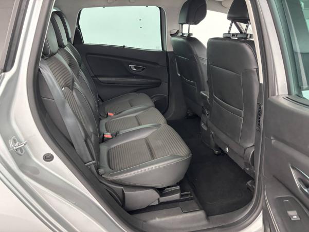 Vente en ligne Renault Grand Scenic 4 Grand Scenic Blue dCi 120 EDC au prix de 21 990 €