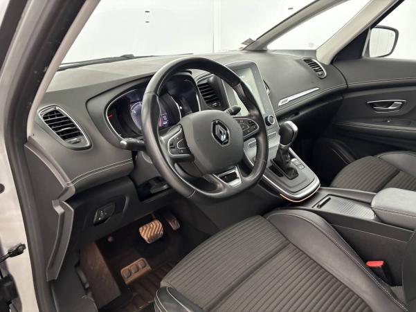 Vente en ligne Renault Grand Scenic 4 Grand Scenic Blue dCi 120 EDC au prix de 21 990 €