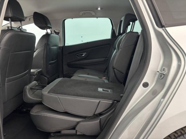 Vente en ligne Renault Grand Scenic 4 Grand Scenic Blue dCi 120 EDC au prix de 21 990 €