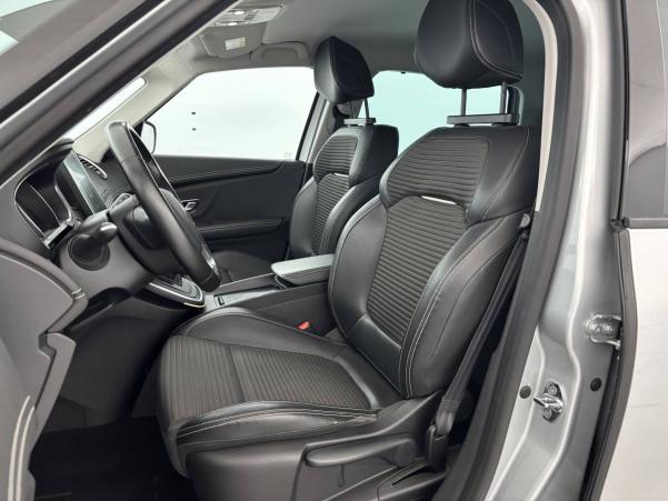 Vente en ligne Renault Grand Scenic 4 Grand Scenic Blue dCi 120 EDC au prix de 21 990 €