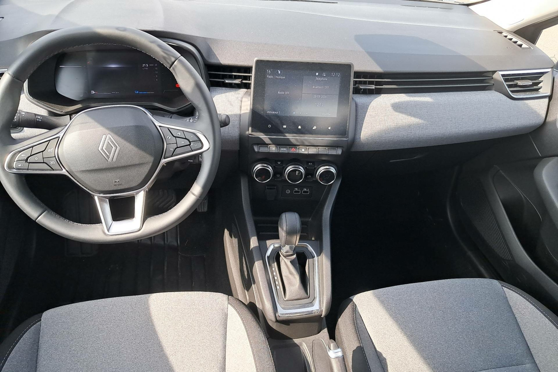 Vente en ligne Renault Clio 5 Clio E-Tech full hybrid 145 ch GSR2 au prix de 19 990 €