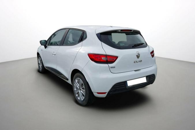 Vente en ligne Renault Clio 4 Clio TCe 75 E6C au prix de 10 390 €