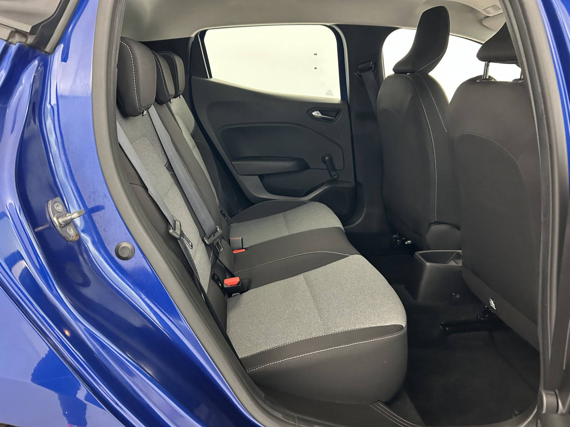 Vente en ligne Renault Clio 5 Clio AUTO ECOLE Blue dCi 100 au prix de 15 690 €