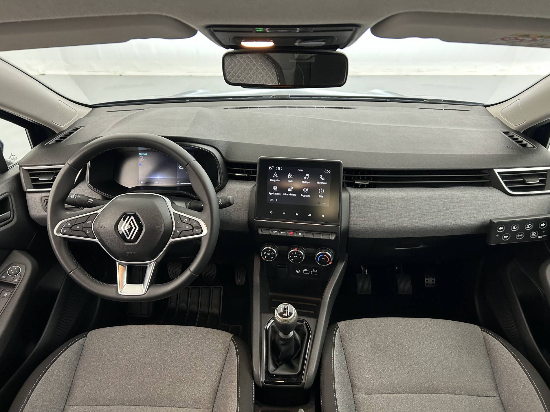 Vente en ligne Renault Clio 5 Clio AUTO ECOLE Blue dCi 100 au prix de 15 690 €