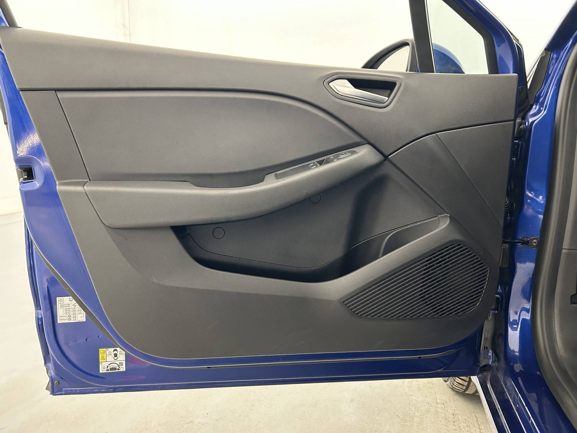 Vente en ligne Renault Clio 5 Clio AUTO ECOLE Blue dCi 100 au prix de 15 690 €