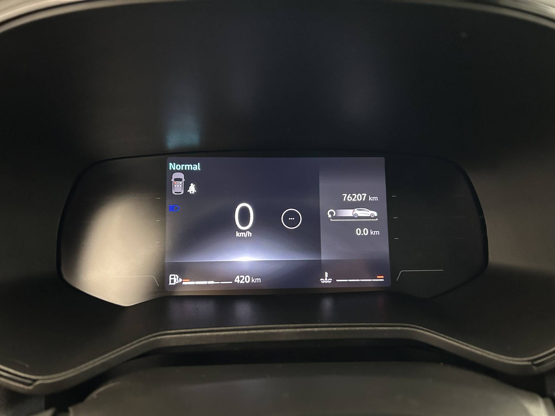 Vente en ligne Renault Clio 5 Clio AUTO ECOLE Blue dCi 100 au prix de 15 690 €