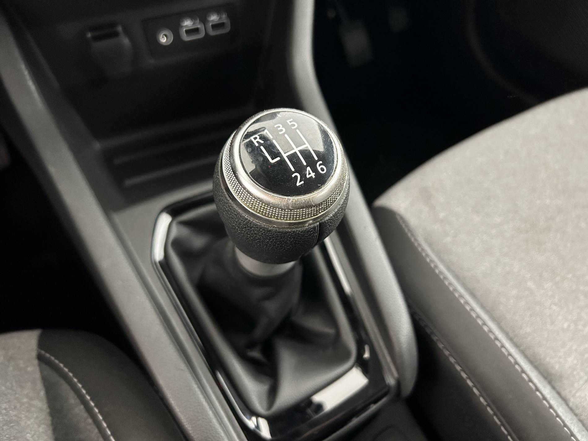 Vente en ligne Renault Clio 5 Clio AUTO ECOLE Blue dCi 100 au prix de 15 690 €