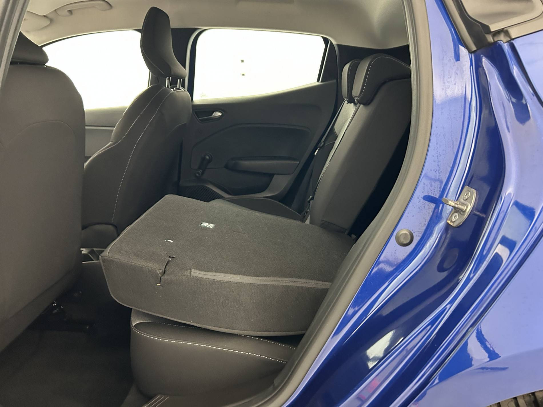 Vente en ligne Renault Clio 5 Clio AUTO ECOLE Blue dCi 100 au prix de 15 690 €