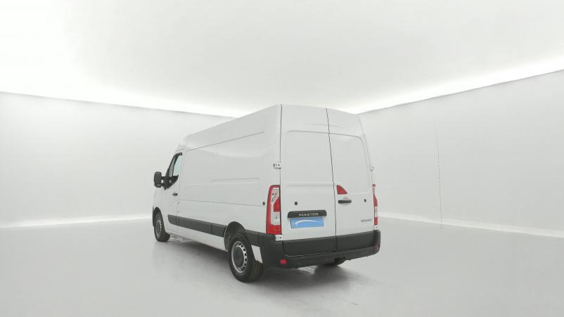 Vente en ligne Renault Master 3 Fourgon MASTER FGN TRAC F3300 L2H2 DCI 135 au prix de 18 990 €