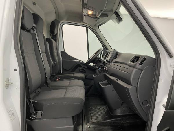 Vente en ligne Renault Master 3 Fourgon MASTER FGN TRAC F3300 L2H2 DCI 135 au prix de 18 990 €