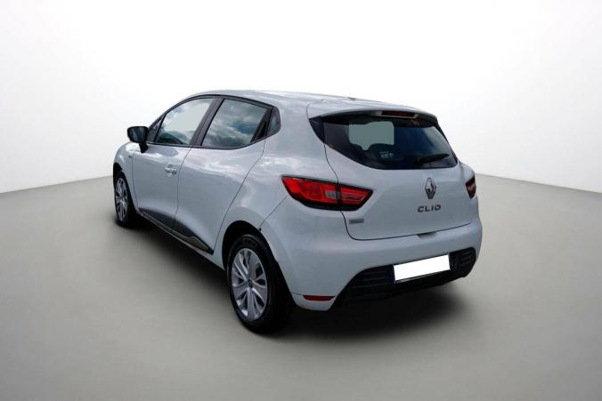 Vente en ligne Renault Clio 4 Clio TCe 75 E6C au prix de 9 990 €