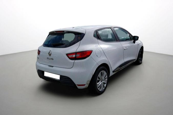 Vente en ligne Renault Clio 4 Clio TCe 75 E6C au prix de 9 990 €