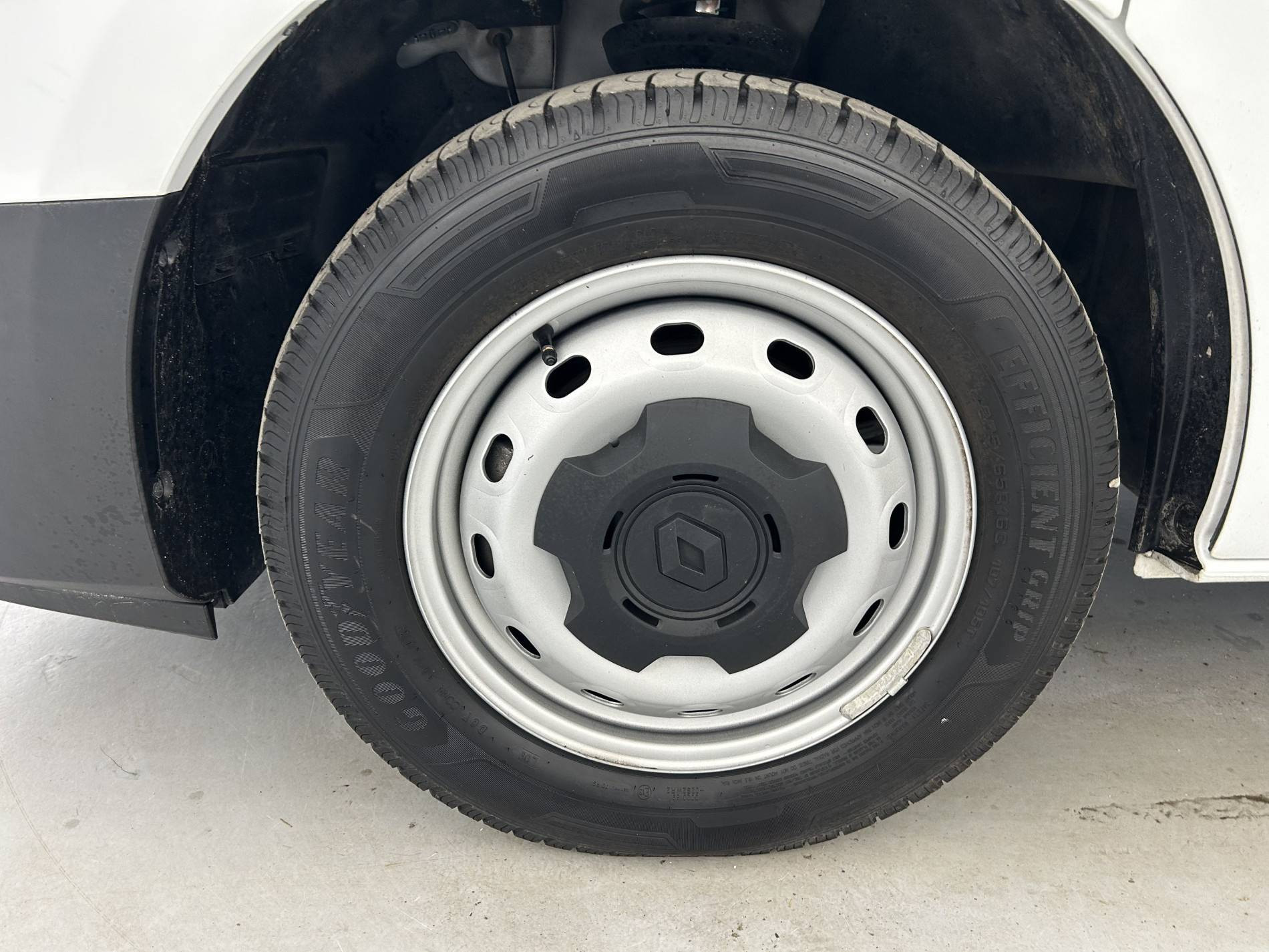 Vente en ligne Renault Trafic 3 Fourgon TRAFIC FG BLUE DCI 130 L1H1 3T GSR2 au prix de 24 390 €