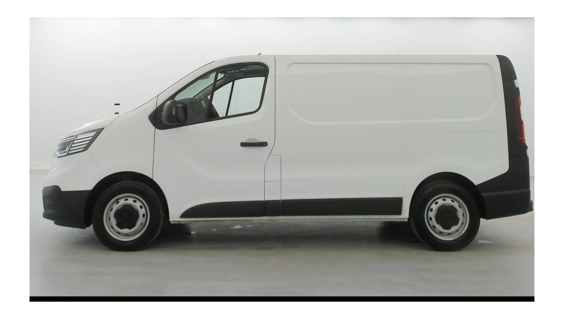 Vente en ligne Renault Trafic 3 Fourgon TRAFIC FG BLUE DCI 130 L1H1 3T GSR2 au prix de 24 390 €
