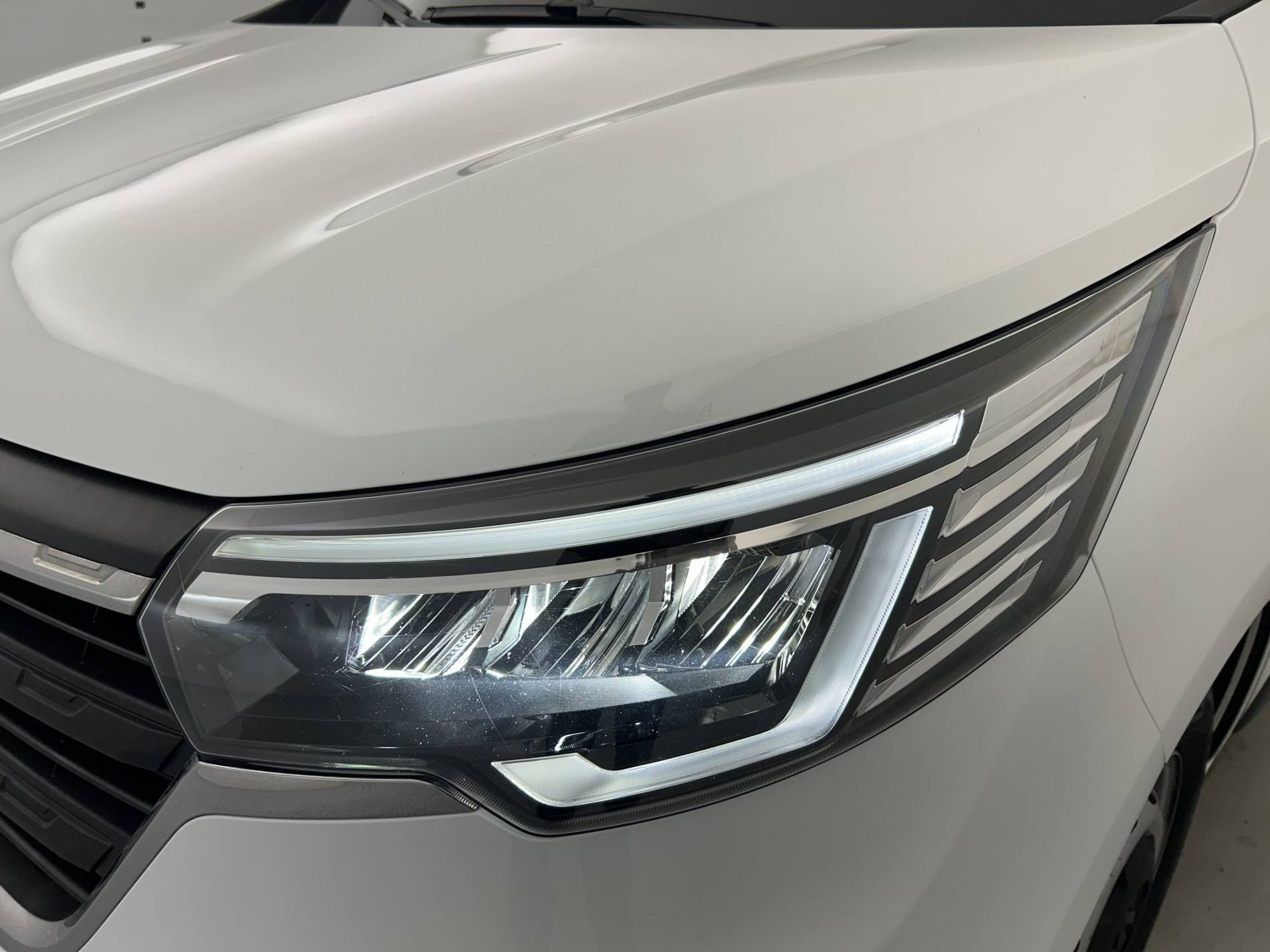 Vente en ligne Renault Trafic 3 Fourgon TRAFIC FG BLUE DCI 130 L1H1 3T GSR2 au prix de 24 390 €