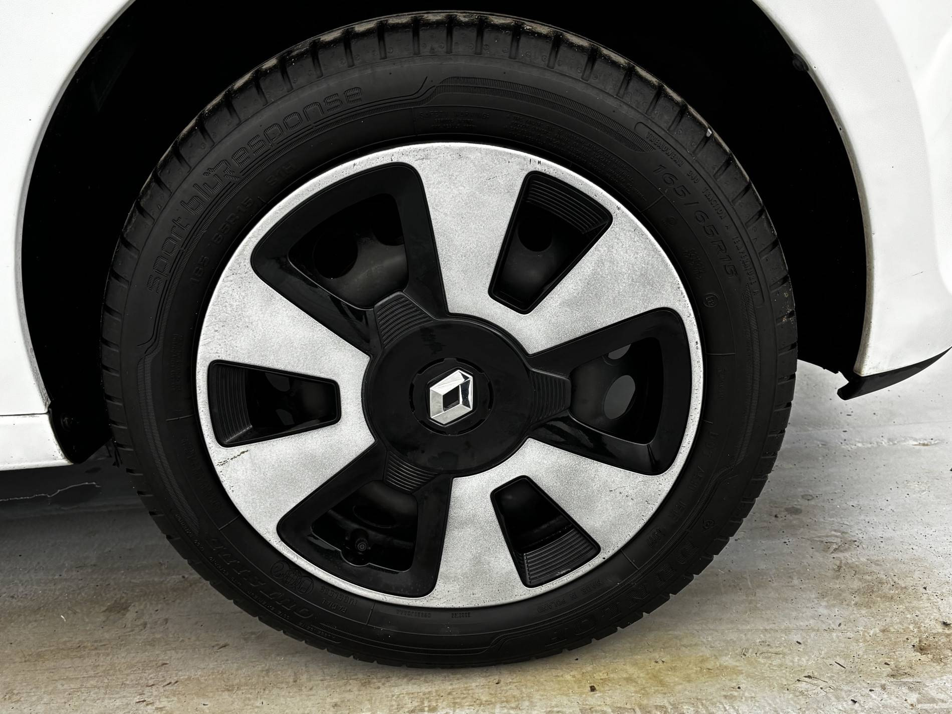 Vente en ligne Renault Twingo 3  1.0 SCe 70 BC au prix de 11 490 €