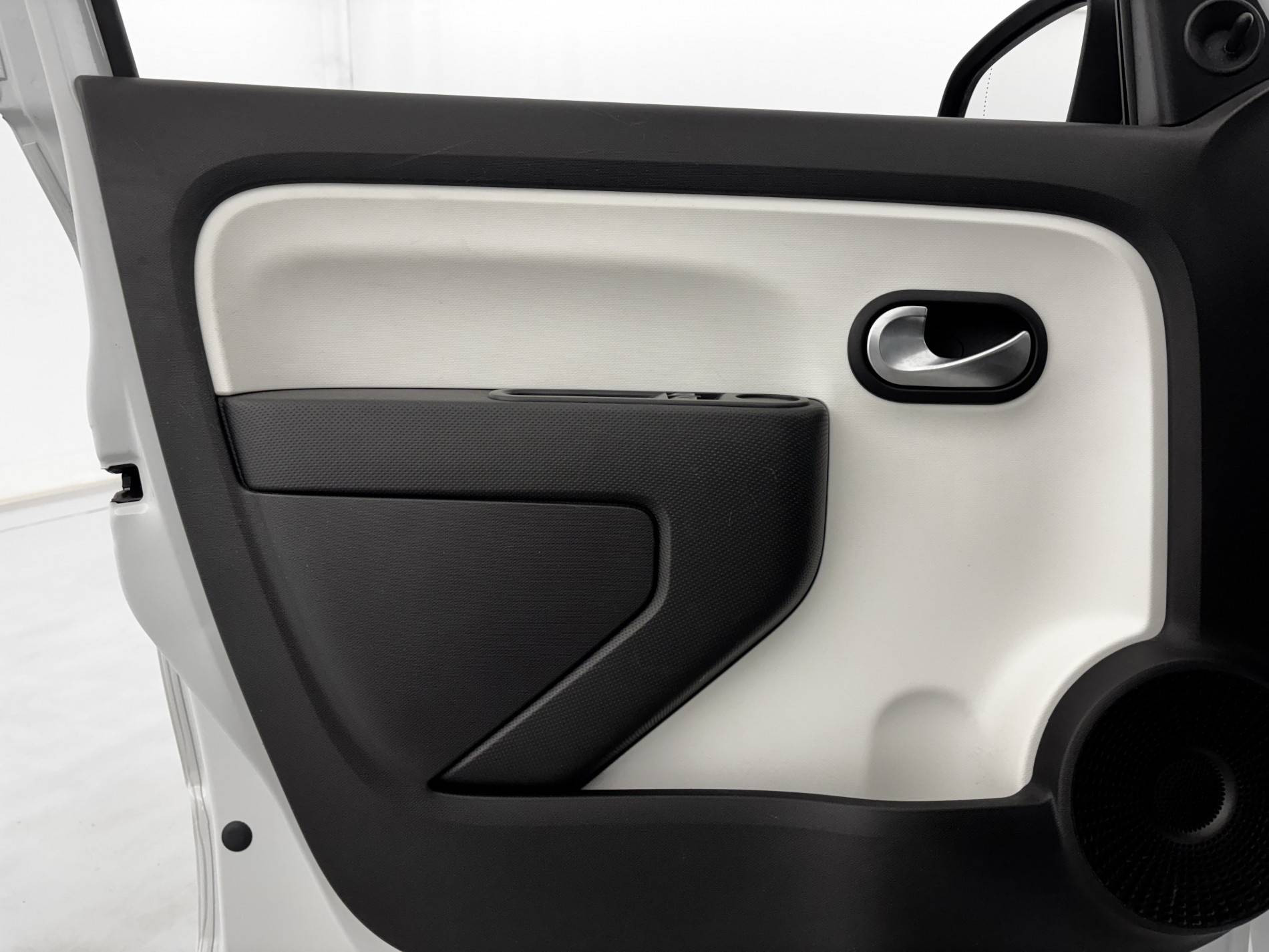 Vente en ligne Renault Twingo 3  1.0 SCe 70 BC au prix de 11 490 €