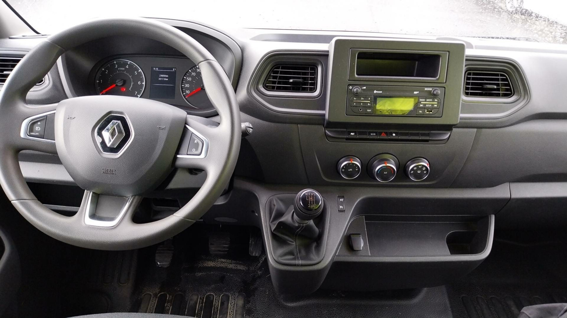 Vente en ligne Renault Master Fourgon MASTER FGN TRAC F3500 L3H3 BLUE DCI 135 au prix de 29 590 €